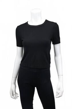 NEW CROWN JEWEL women's luxx cropped crew neck short sleeve tee in black